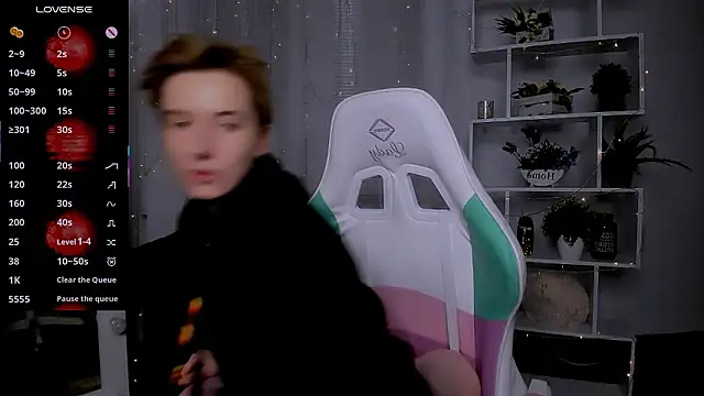 Snapshot of _Rein_ramm chatting on February 10, 2026, 11:20 pm Rein ramm online show from February 10, 2026, 11:20 pm