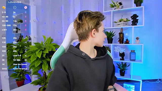 Snapshot of _Rein_ramm chatting on February 19, 2026, 4:47 pm Rein ramm online show from February 19, 2026, 4:47 pm