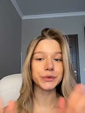 Snapshot of JessIsLove chatting on February 20, 2025, 5:33 am JessIsLove online show from February 20, 2025, 5:33 am