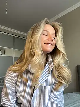 Snapshot of JessIsLove chatting on February 28, 2025, 5:37 am JessIsLove online show from February 28, 2025, 5:37 am