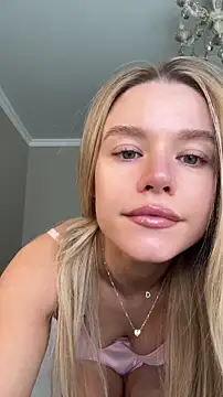 Snapshot of JessIsLove chatting on April 16, 2026, 5:08 am JessIsLove online show from April 16, 2026, 5:08 am