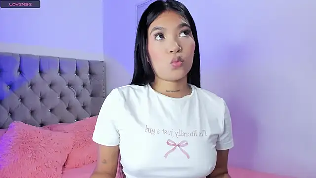 MafeOlimpo online show from October 21, 2025, 7:36 pm