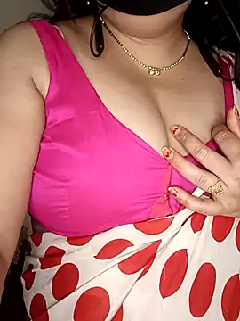 Snapshot of Love-priya chatting on February 9, 2025, 5:43 pm Love-priya online show from February 9, 2025, 5:43 pm