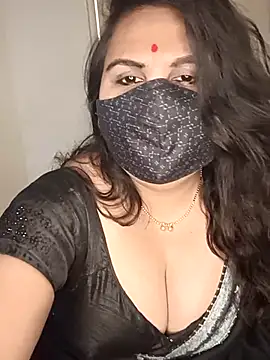 Snapshot of Love-priya chatting on February 19, 2025, 6:44 am Love-priya online show from February 19, 2025, 6:44 am