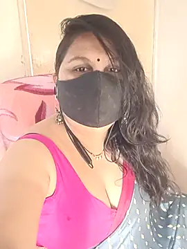 Snapshot of Love-priya chatting on October 8, 2025, 8:01 am Love-priya online show from October 8, 2025, 8:01 am