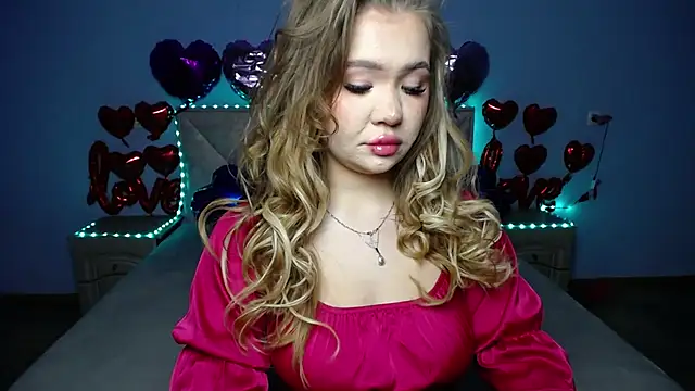 StacyYellig online show from February 21, 2025, 8:16 pm