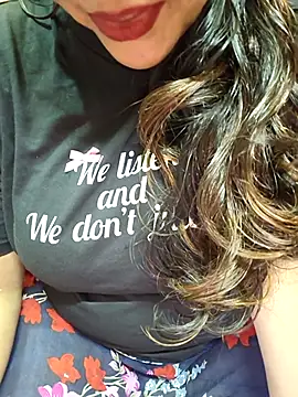 CUTE SOPHIA- online show from September 25, 2025, 7:39 pm