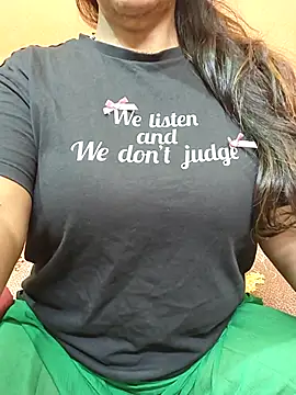 CUTE SOPHIA- online show from March 3, 2026, 2:50 am