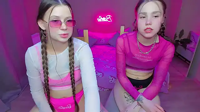 HelloRoxy online show from January 17, 2025, 9:06 pm