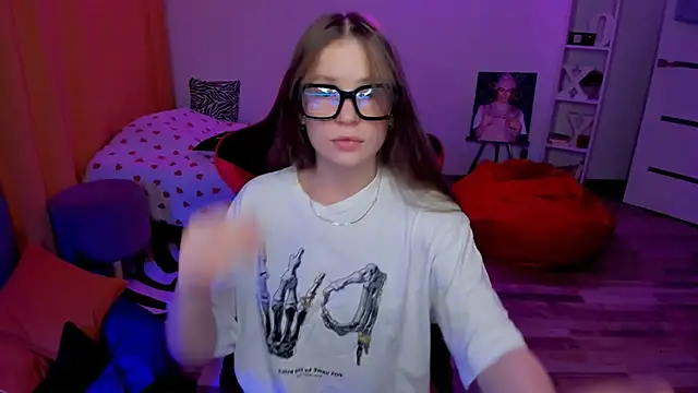 HelloRoxy online show from June 25, 2026, 6:56 pm