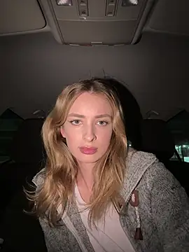 Snapshot of EvieEvans chatting on February 23, 2025, 6:23 pm EvieEvans online show from February 23, 2025, 6:23 pm