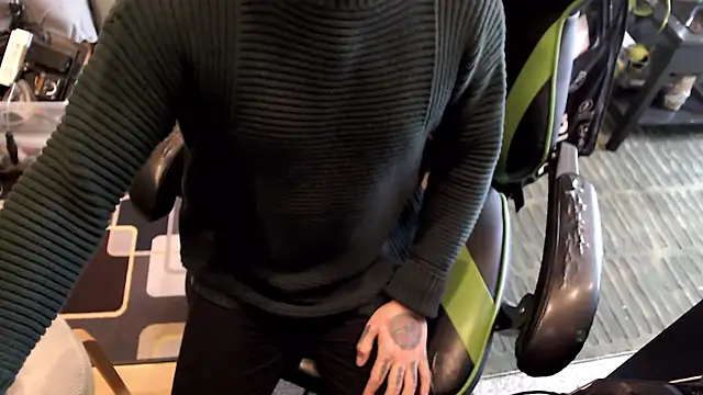 osirispouk online show from February 15, 2026, 8:05 pm