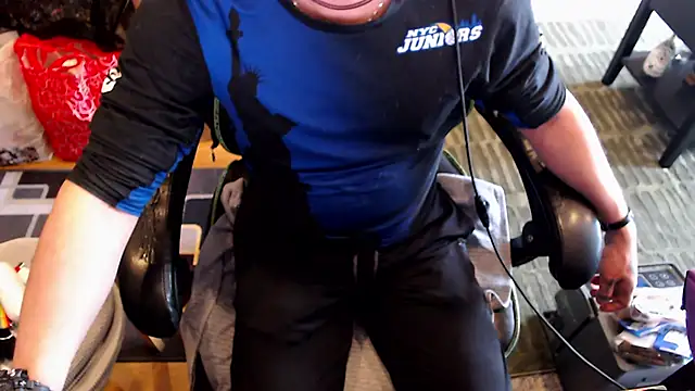 osirispouk online show from April 3, 2026, 3:32 pm