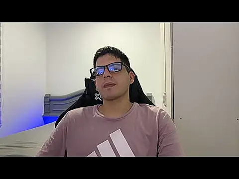 Snapshot of lordbeja chatting on April 7, 2026, 1:39 am lordbeja online show from April 7, 2026, 1:39 am