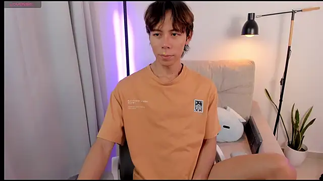 kim lian21 online show from November 11, 2025, 10:59 am