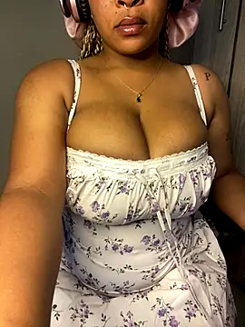 YellowHoneyDip online show from November 13, 2025, 6:45 am