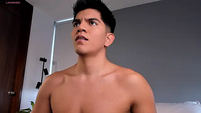 santiago 01 online show from April 5, 2026, 8:28 pm