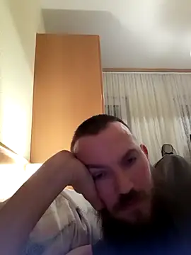 Snapshot of Klinsch chatting on February 17, 2026, 10:16 pm Klinsch online show from February 17, 2026, 10:16 pm