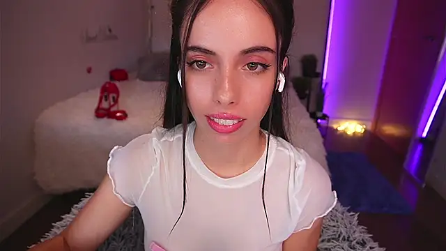 Dayna Nebula online show from October 5, 2025, 11:08 am