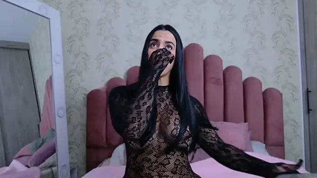 Bella Fior online show from October 25, 2025, 1:24 am