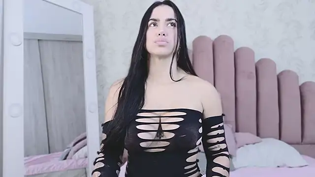 Bella Fior online show from November 26, 2025, 8:32 pm