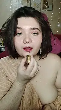 Snapshot of DenisHailey chatting on December 17, 2025, 9:21 pm DenisHailey online show from December 17, 2025, 9:21 pm