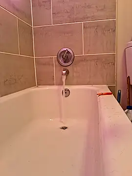 chillmfrs online show from October 31, 2025, 3:51 am