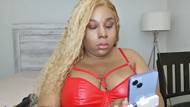 Carmen Cream online show from November 7, 2025, 7:30 am