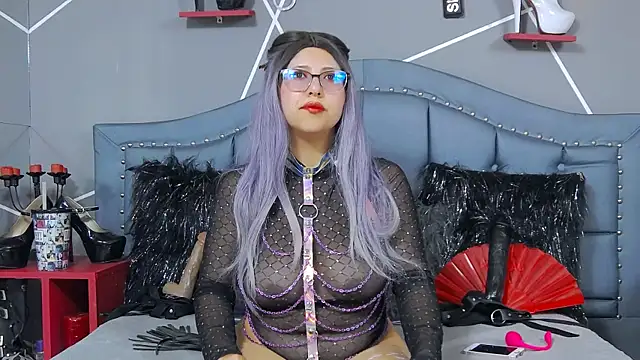 Snapshot of Evangeline chatting on February 17, 2025, 11:09 pm Evangeline online show from February 17, 2025, 11:09 pm