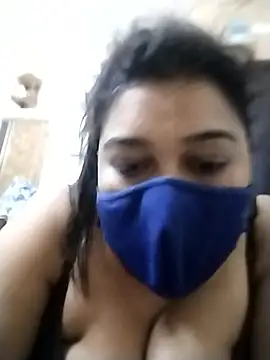 indianlisa5 online show from April 17, 2026, 6:22 pm