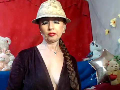 hottieperla online show from December 23, 2024, 8:25 pm