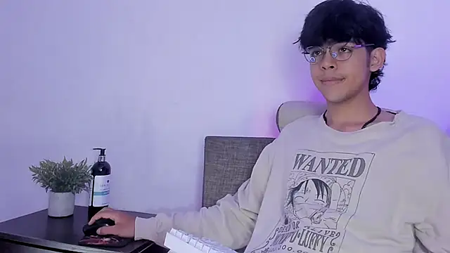 Snapshot of Alan26_ chatting on March 10, 2025, 8:45 pm Alan26 online show from March 10, 2025, 8:45 pm