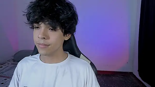 Snapshot of Alan26_ chatting on November 18, 2025, 2:28 am Alan26 online show from November 18, 2025, 2:28 am