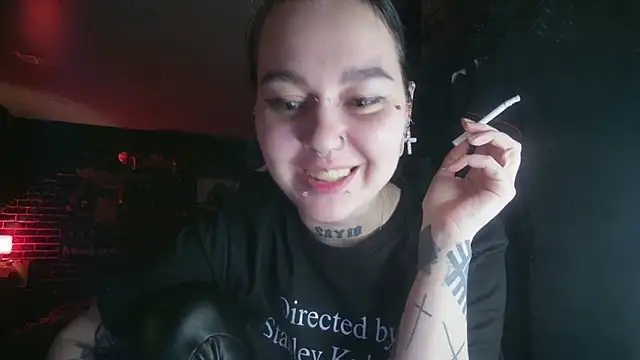 MoorderxDoll online show from February 9, 2025, 6:37 pm