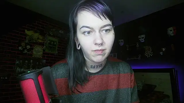 MoorderxDoll online show from November 23, 2025, 7:35 pm