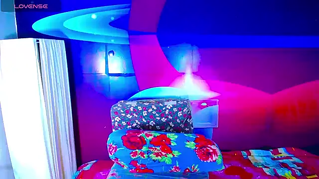 Cristalxxts online show from September 24, 2025, 10:02 pm