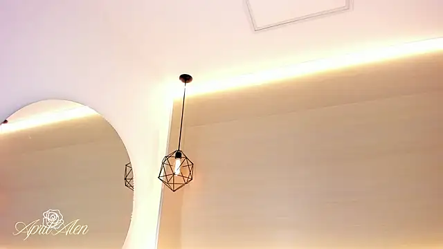 aprilalen online show from November 19, 2025, 6:24 am