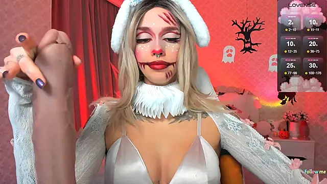 LeylaNoiry online show from October 28, 2025, 3:25 pm