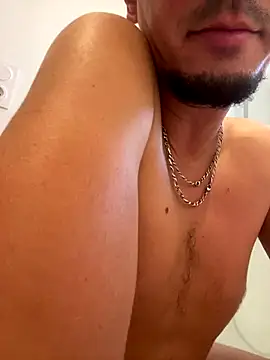 Snapshot of sunsylvain chatting on October 25, 2025, 4:24 pm sunsylvain online show from October 25, 2025, 4:24 pm