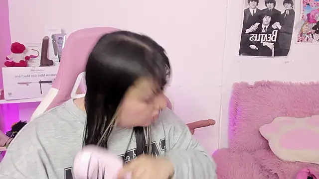 Snapshot of Sachi_Meow chatting on February 19, 2026, 12:34 pm Sachi Meow online show from February 19, 2026, 12:34 pm