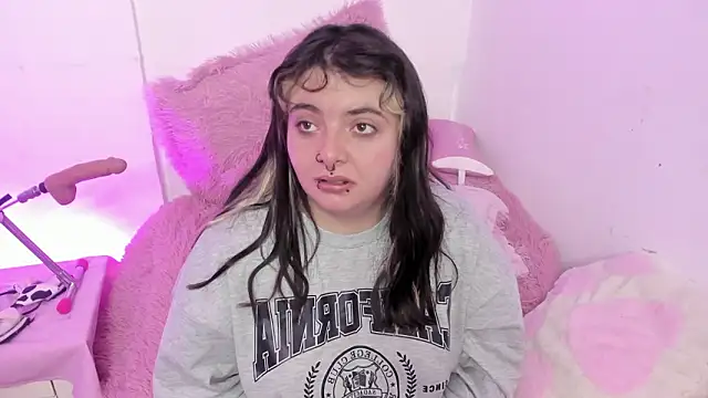 Snapshot of Sachi_Meow chatting on February 20, 2026, 11:43 am Sachi Meow online show from February 20, 2026, 11:43 am