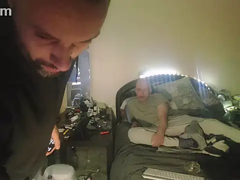 Terizizz online show from April 9, 2026, 2:22 am