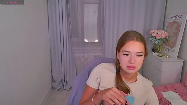 Snapshot of LovelyJessie chatting on September 17, 2025, 3:24 pm LovelyJessie online show from September 17, 2025, 3:24 pm