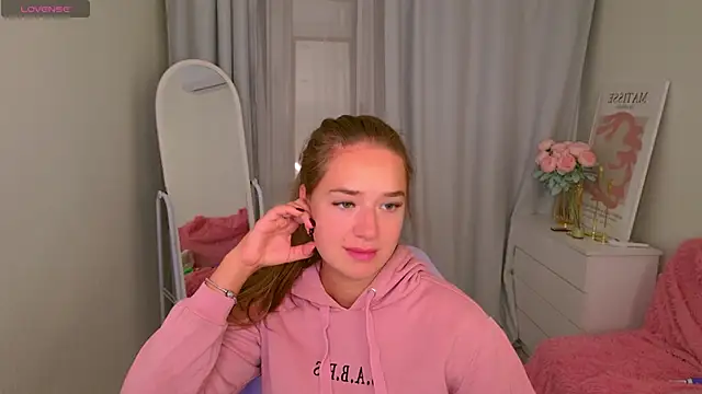 Snapshot of LovelyJessie chatting on October 1, 2025, 2:12 pm LovelyJessie online show from October 1, 2025, 2:12 pm