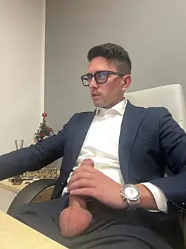 masterboss  online show from December 18, 2025, 7:53 pm