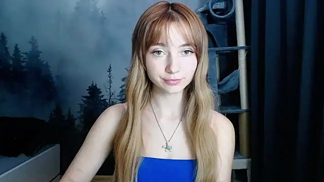 Snapshot of LuciaYoung chatting on January 6, 2025, 10:15 pm LuciaYoung online show from January 6, 2025, 10:15 pm