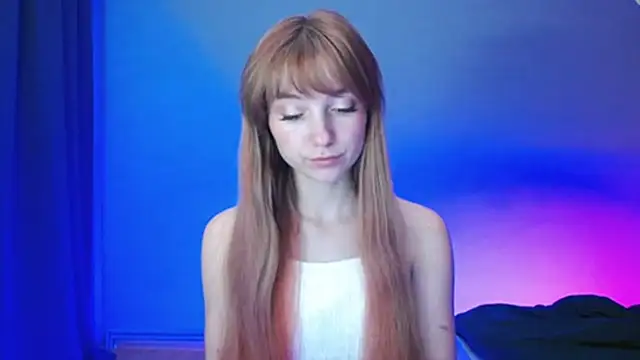 Snapshot of LuciaYoung chatting on January 12, 2025, 7:10 pm LuciaYoung online show from January 12, 2025, 7:10 pm
