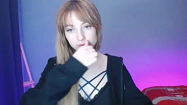 Snapshot of LuciaYoung chatting on January 31, 2025, 4:27 pm LuciaYoung online show from January 31, 2025, 4:27 pm