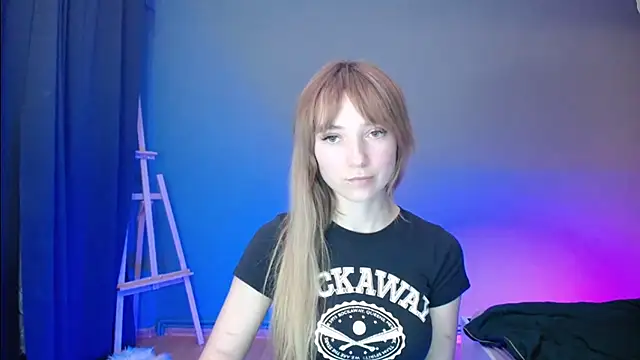 Snapshot of LuciaYoung chatting on March 7, 2025, 10:32 pm LuciaYoung online show from March 7, 2025, 10:32 pm