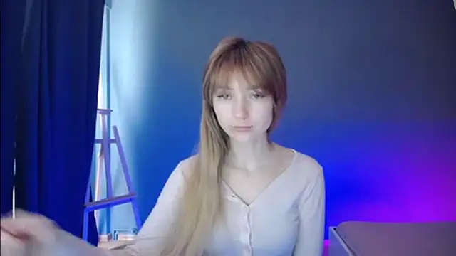 Snapshot of LuciaYoung chatting on March 9, 2025, 7:12 am LuciaYoung online show from March 9, 2025, 7:12 am